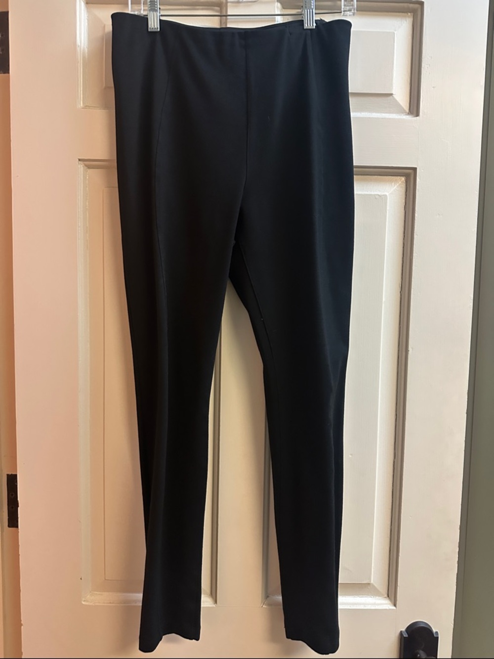 Women's Ponte Skinny Pants in Black